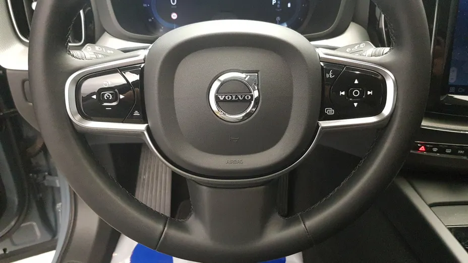 VOLVO XC60 XC60 B4 D AWD Plus Dark aut