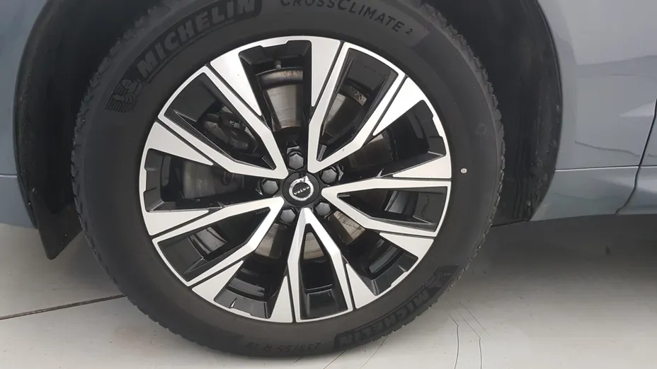 VOLVO XC60 XC60 B4 D AWD Plus Dark aut