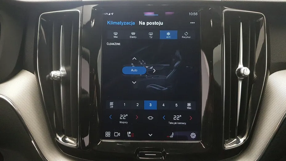 VOLVO XC60 XC60 B4 D AWD Plus Dark aut