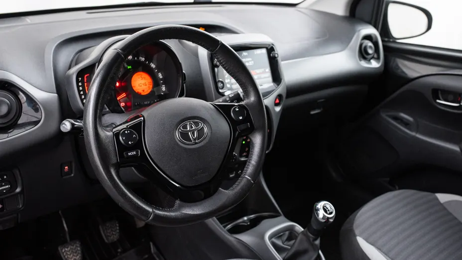 TOYOTA Aygo Aygo 1.0 VVT-i X-play