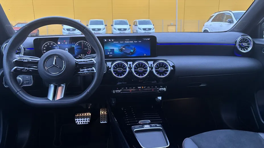MERCEDES-BENZ A Klasa A 250 e PHEV AMG Line 8G-DCT