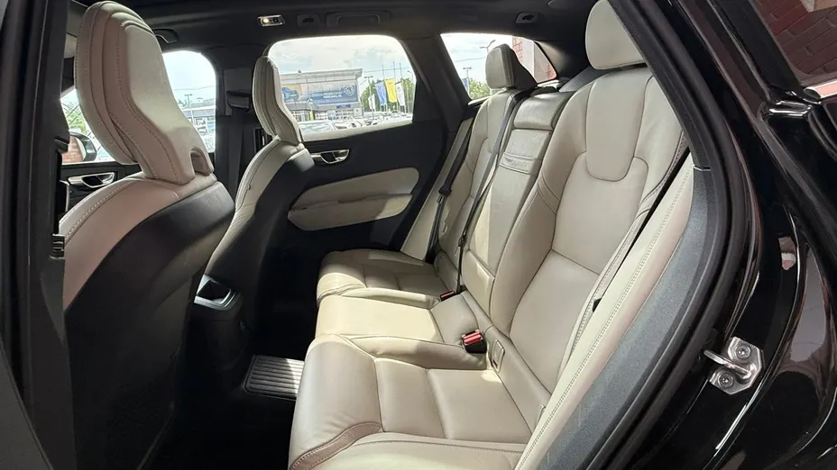 VOLVO XC60 XC60 T8 AWD Plug-In Hybrid Inscription aut