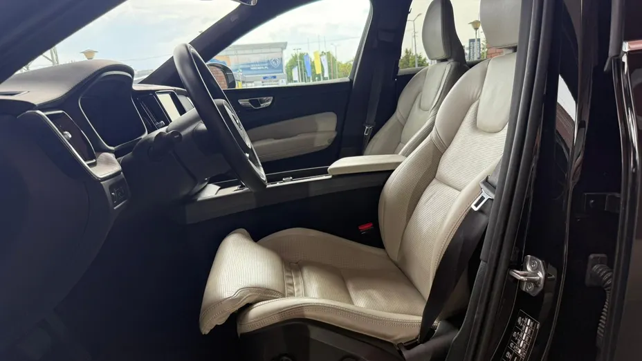 VOLVO XC60 XC60 T8 AWD Plug-In Hybrid Inscription aut