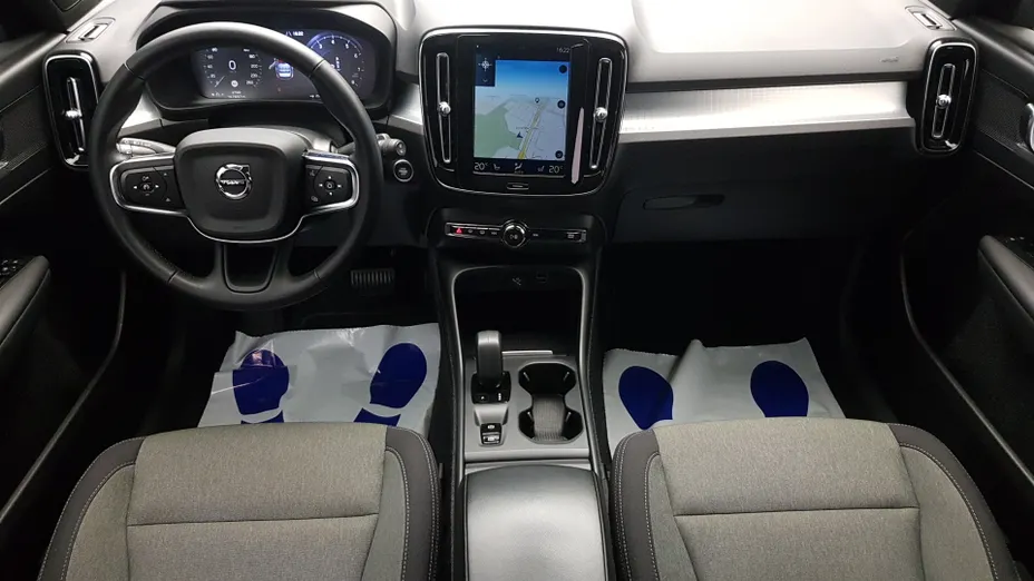 VOLVO XC40 XC40 T3 Momentum Pro aut