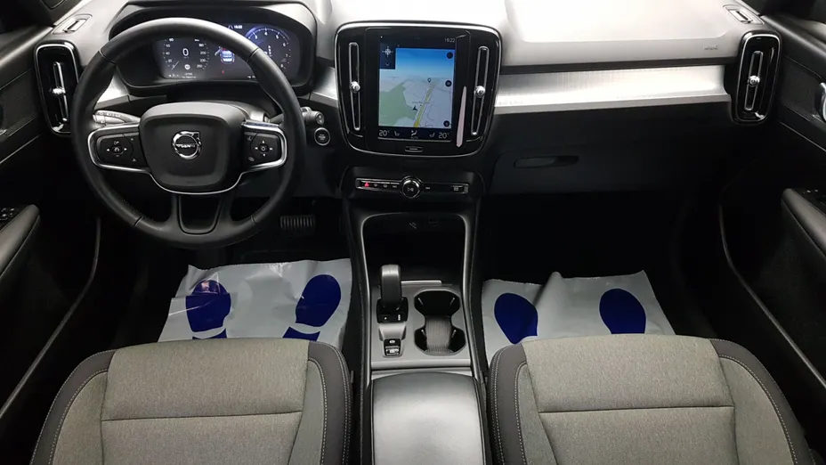 VOLVO XC40 XC40 T3 Momentum Pro aut