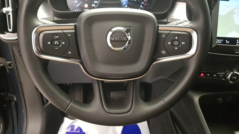 VOLVO XC40 XC40 T3 Momentum Pro aut