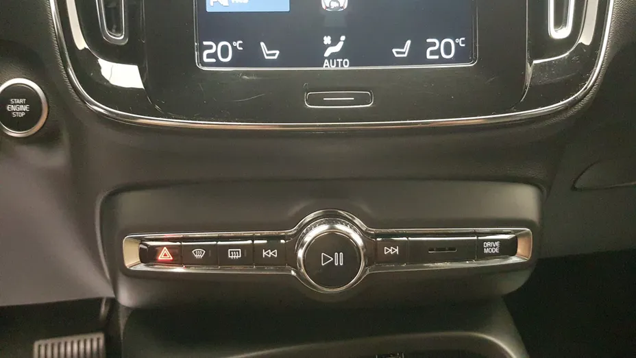 VOLVO XC40 XC40 T3 Momentum Pro aut