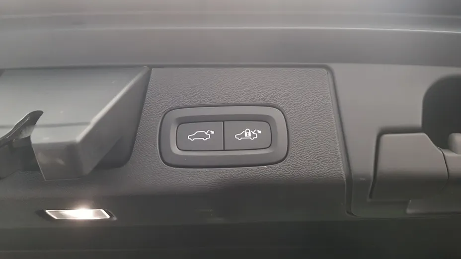 VOLVO XC60 XC60 B4 D AWD Momentum Pro aut