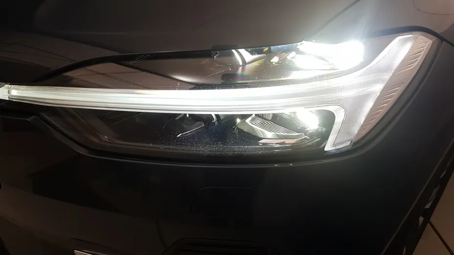 VOLVO XC60 XC60 B4 D AWD Momentum Pro aut