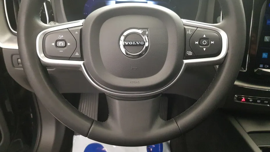 VOLVO XC60 XC60 B4 D AWD Momentum Pro aut