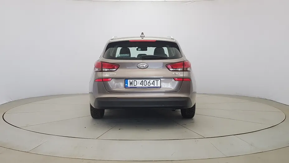 HYUNDAI i30 i30 1.6 D Classic +