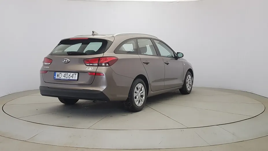 HYUNDAI i30 i30 1.6 D Classic +