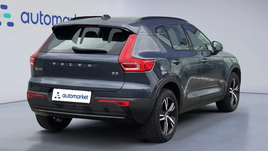 VOLVO XC40 XC40 B3 Plus Dark aut