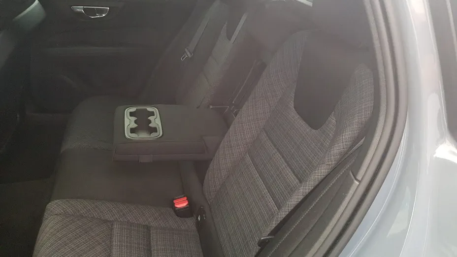 VOLVO V60 V60 B4 D Momentum Pro aut