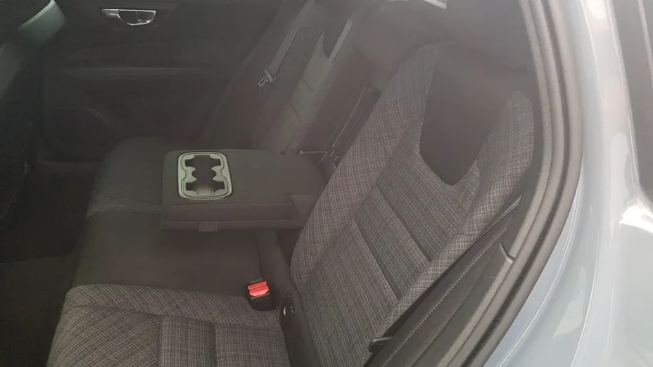 VOLVO V60 V60 B4 D Momentum Pro aut