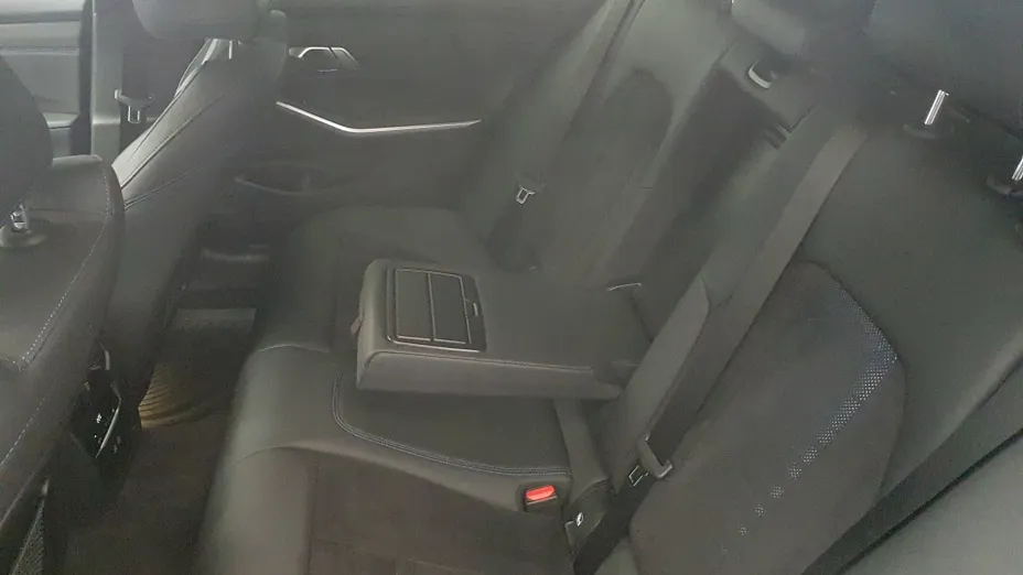 BMW Seria 3 318d mHEV M Sport aut