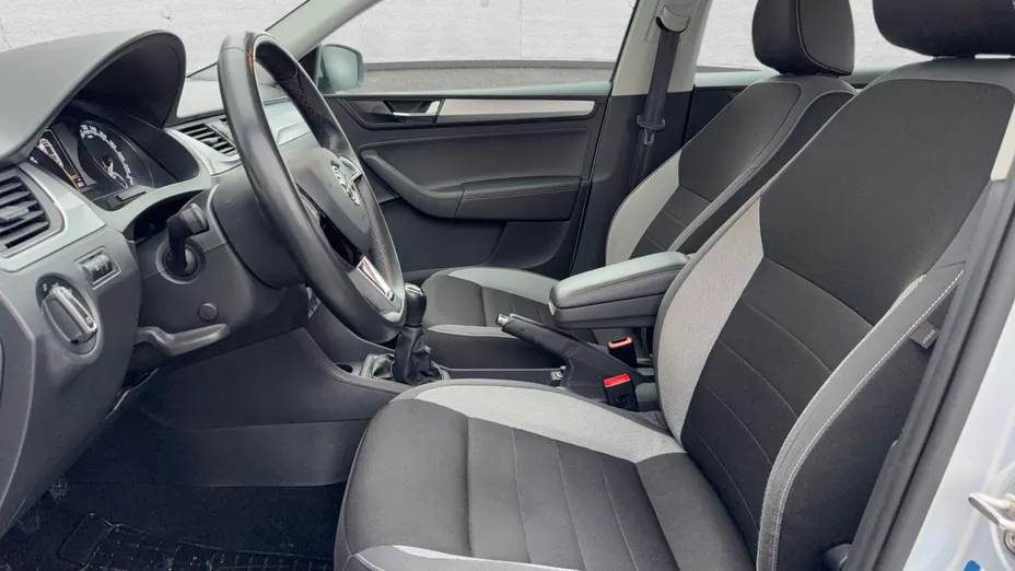 SKODA Rapid Rapid 1.0 TSI Ambition