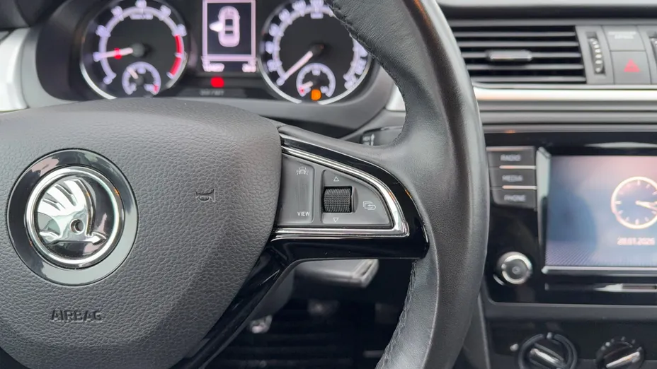 SKODA Rapid Rapid 1.0 TSI Ambition