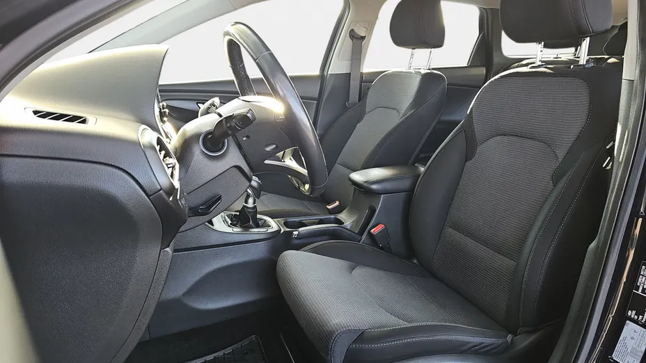 HYUNDAI i30 i30 1.6 D Classic +