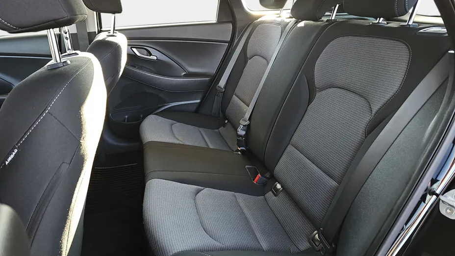 HYUNDAI i30 i30 1.6 D Classic +