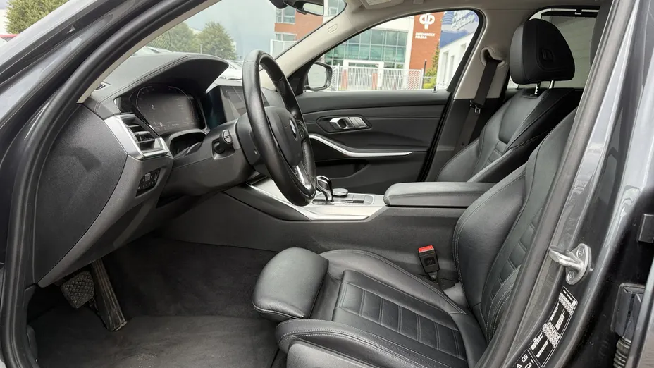 BMW Seria 3 320d xDrive mHEV Luxury Line aut