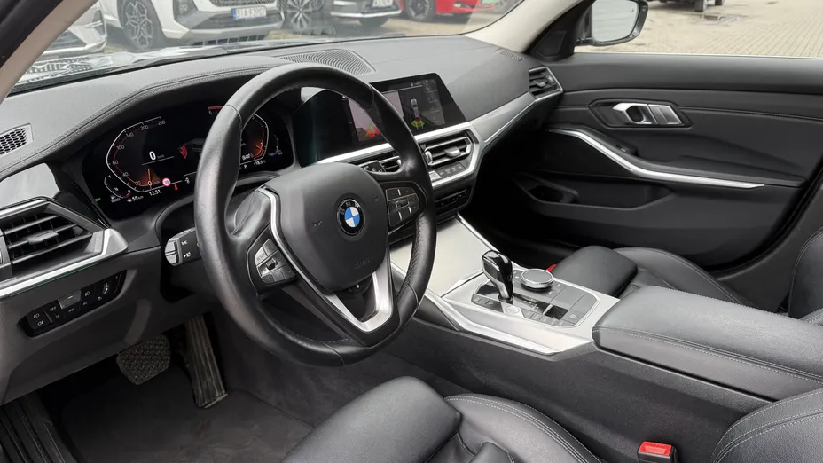 BMW Seria 3 320d xDrive mHEV Luxury Line aut