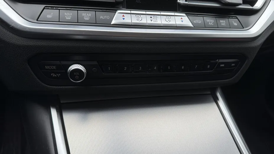 BMW Seria 3 320d xDrive mHEV Luxury Line aut