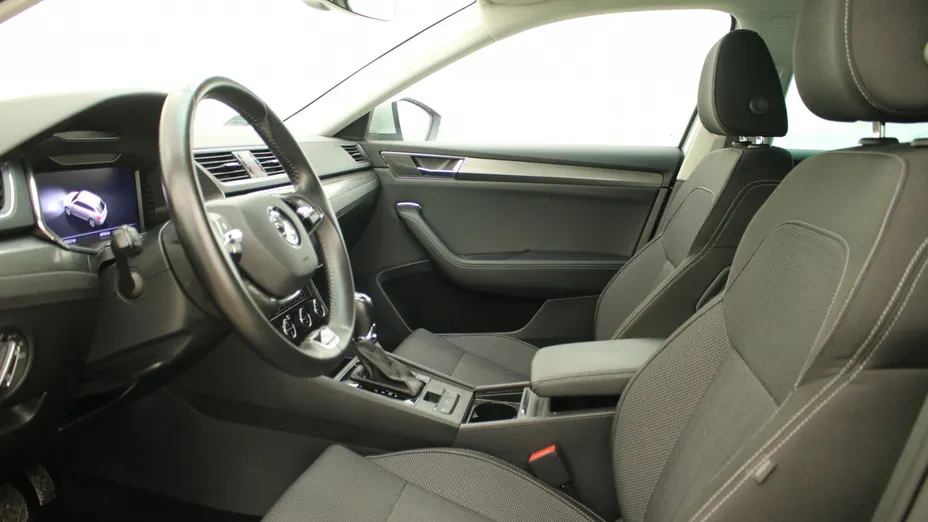 SKODA Superb Superb 2.0 TDI SCR Style DSG