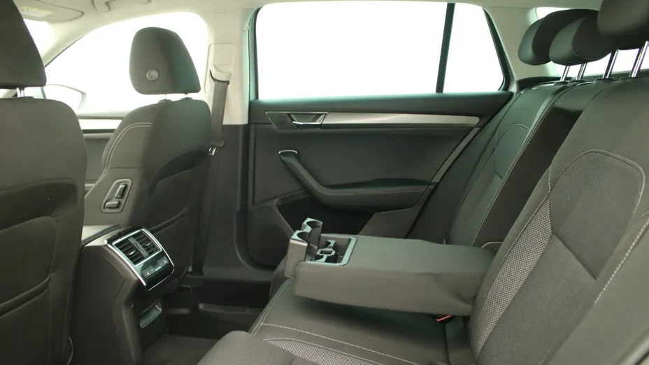 SKODA Superb Superb 2.0 TDI SCR Style DSG