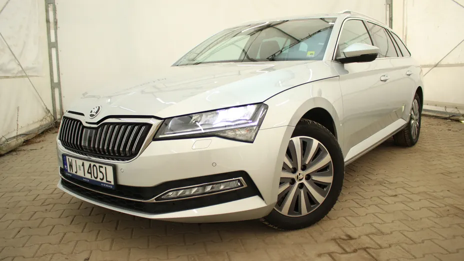 SKODA Superb Superb 2.0 TDI SCR Style DSG