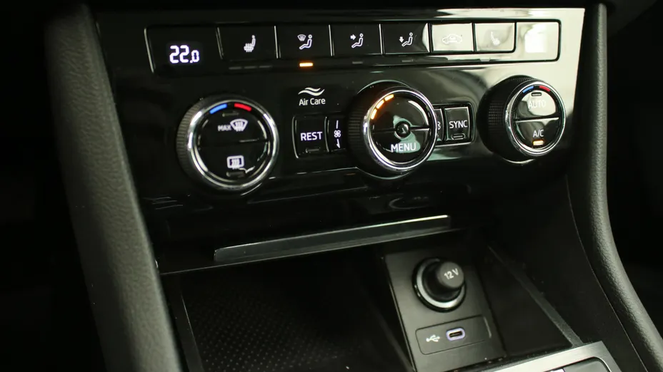 SKODA Superb Superb 2.0 TDI SCR 4x4 Style DSG