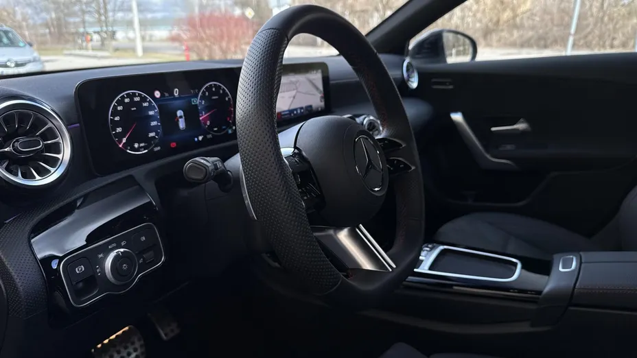 MERCEDES-BENZ A Klasa A 200 AMG Line 7G-DCT