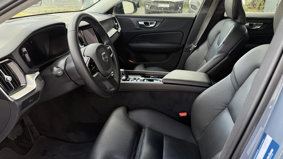 VOLVO V60 V60 B3 B Plus Dark aut