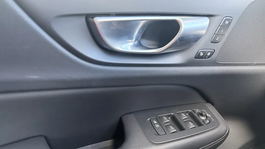 VOLVO V60 V60 B3 B Plus Dark aut