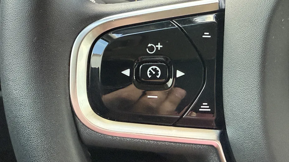 VOLVO V60 V60 B3 B Plus Dark aut