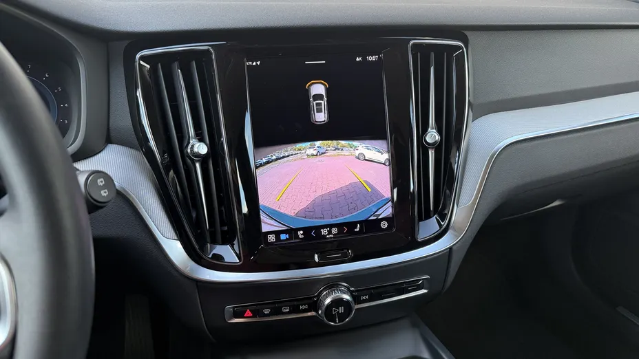 VOLVO V60 V60 B3 B Plus Dark aut