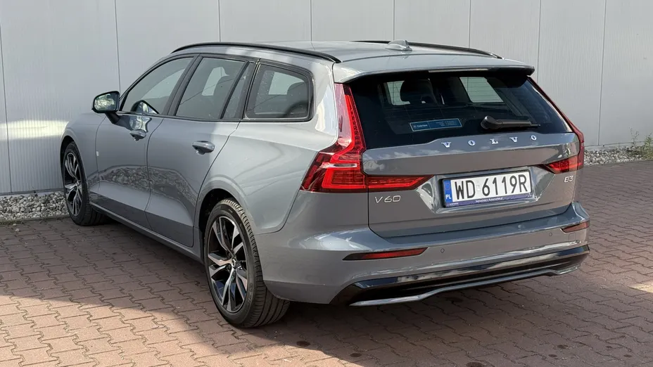 VOLVO V60 V60 B3 B Plus Dark aut