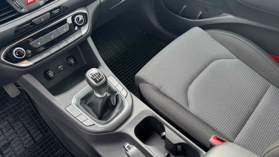 HYUNDAI i30 i30 1.0 T-GDI Modern