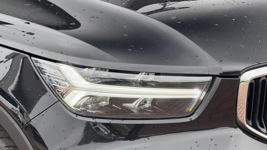 VOLVO XC40 XC40 T3 Momentum Pro aut