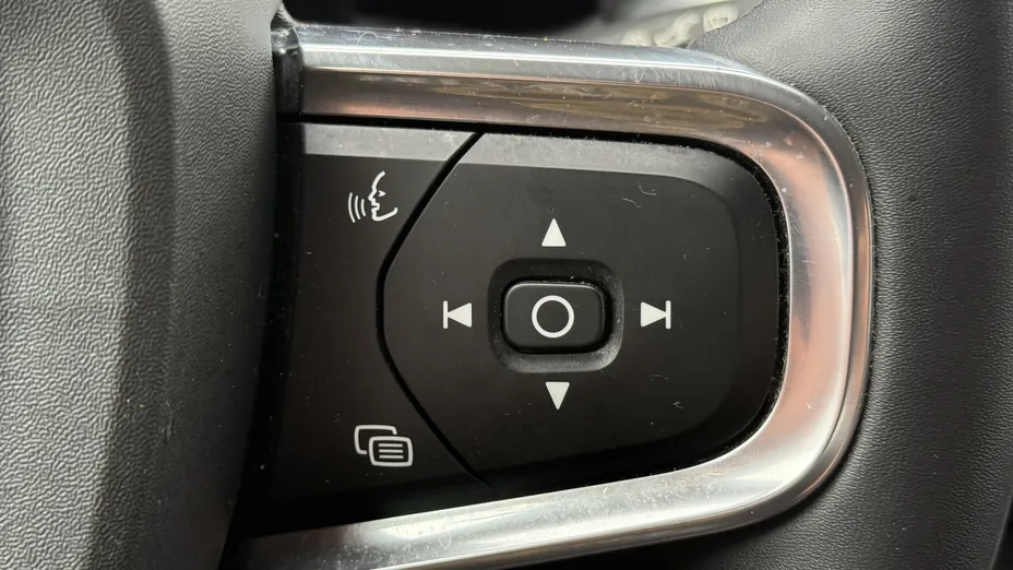 VOLVO XC40 XC40 T3 Momentum Pro aut