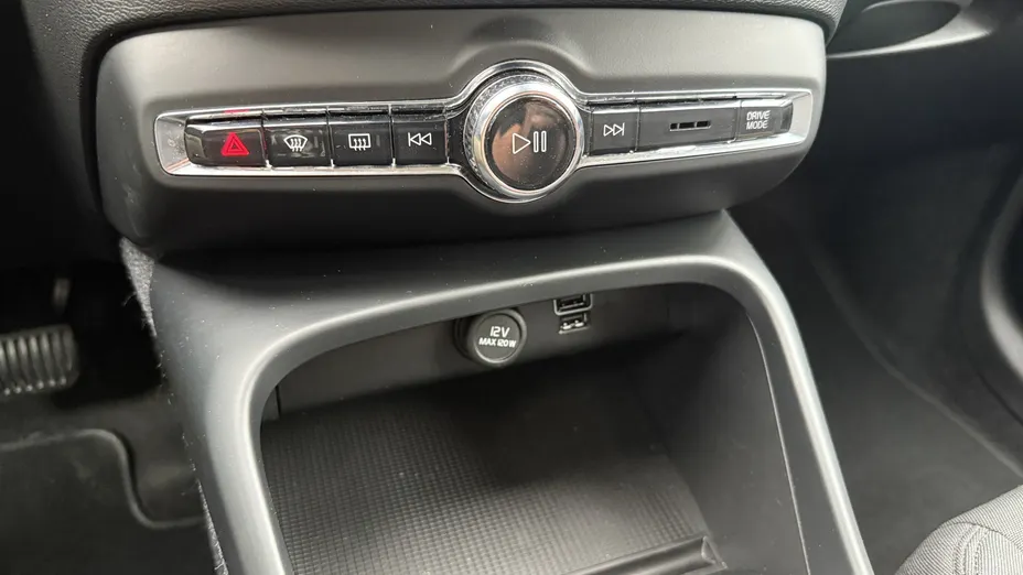 VOLVO XC40 XC40 T3 Momentum Pro aut