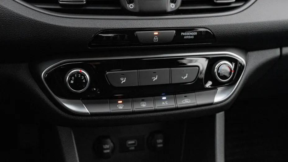 HYUNDAI i30 i30 1.5 DPI Modern