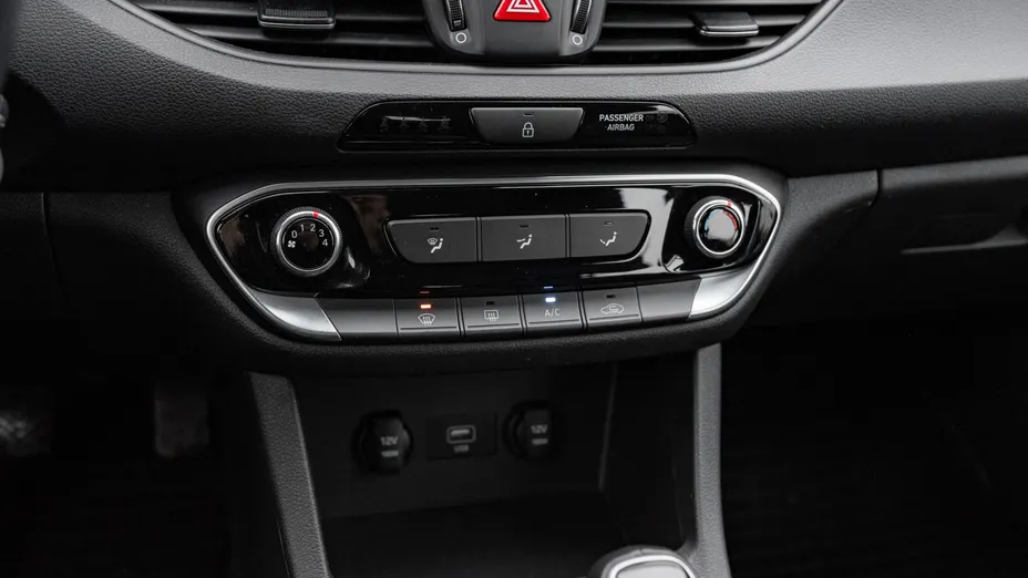 HYUNDAI i30 i30 1.5 DPI Classic +