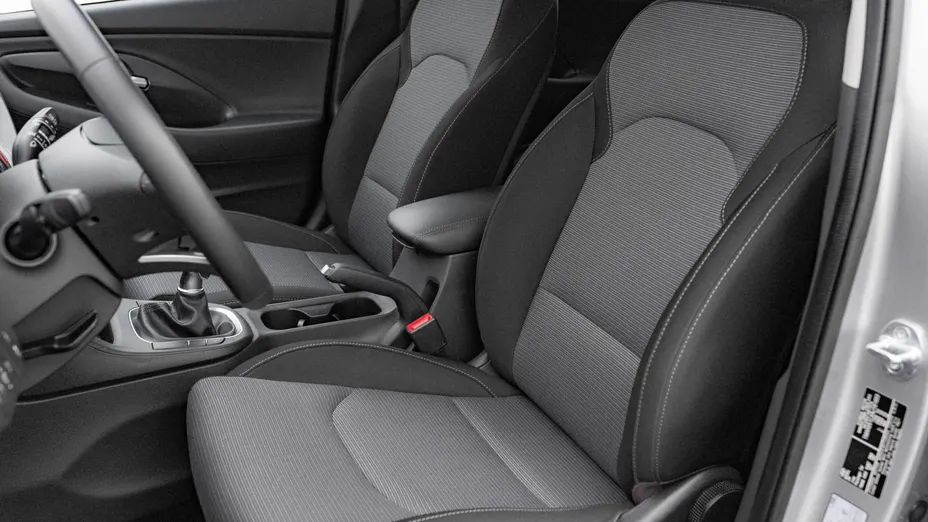 HYUNDAI i30 i30 1.5 DPI Classic +