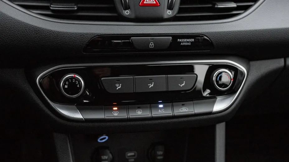 HYUNDAI i30 i30 1.5 DPI Classic +