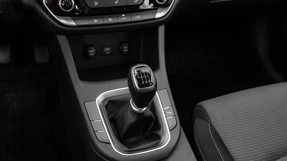 HYUNDAI i30 i30 1.5 DPI Classic +