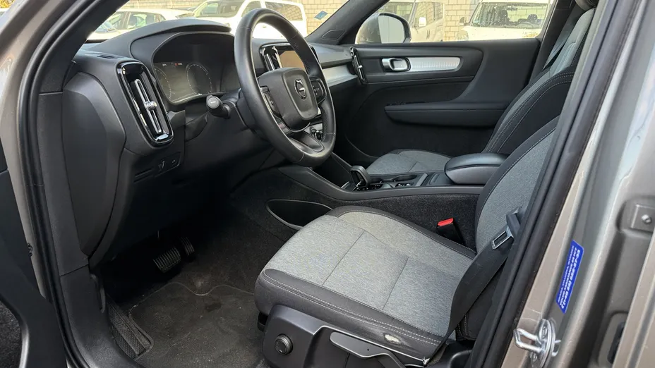 VOLVO XC40 XC40 T3 Momentum Pro aut