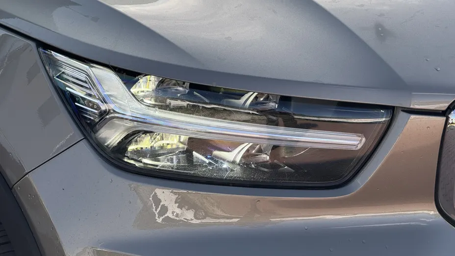 VOLVO XC40 XC40 T3 Momentum Pro aut