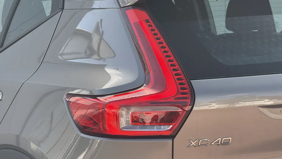 VOLVO XC40 XC40 T3 Momentum Pro aut