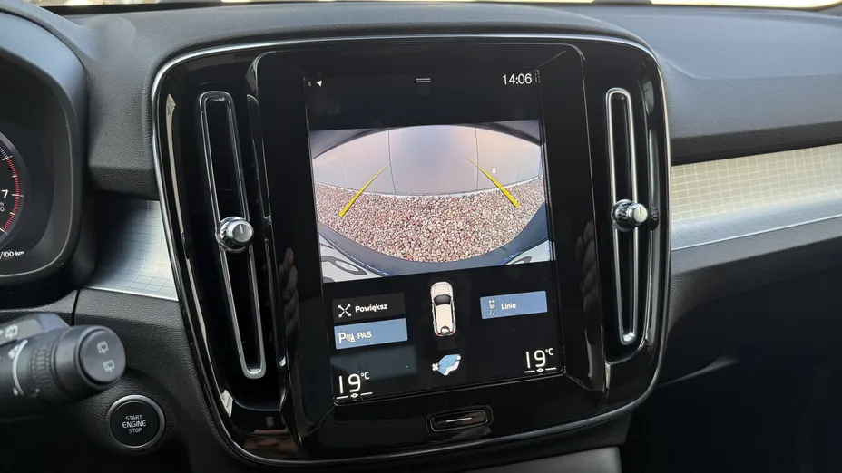 VOLVO XC40 XC40 T3 Momentum Pro aut